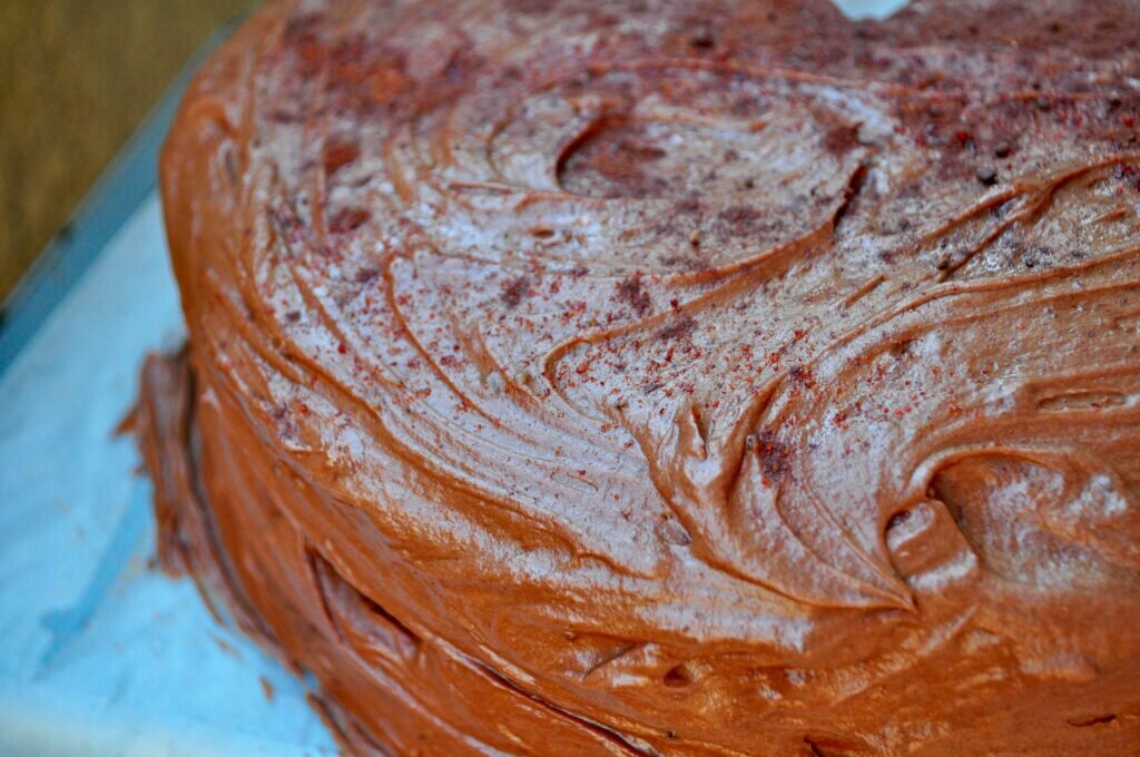Kiss & Make Up Salted Chocolate Cake - WhatRunsLori.com